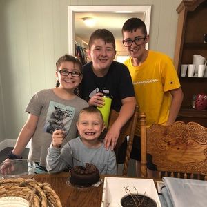 Meet your Posher, Niki